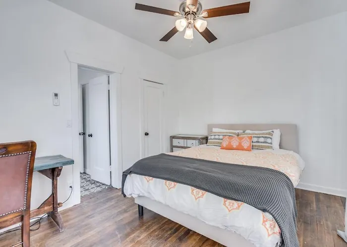 1926 Original Firehouse, Close To U Of A, Loft Holiday home